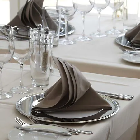 Hotel Sixtus Sinatur & Konference