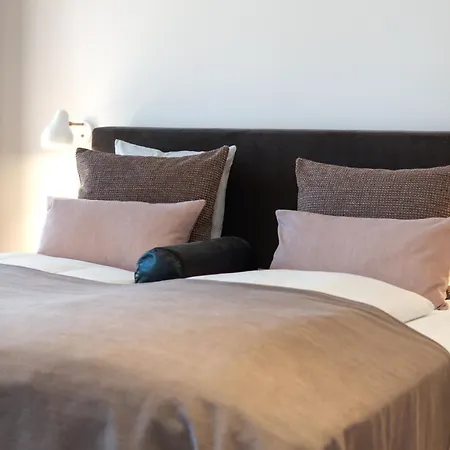 Sixtus Sinatur & Konference Hotel 4*