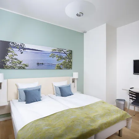 Sixtus Sinatur & Konference Hotel 4*