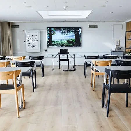 Sixtus Sinatur & Konference Hotell