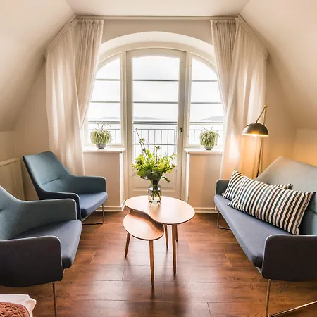 Sixtus Sinatur & Konference