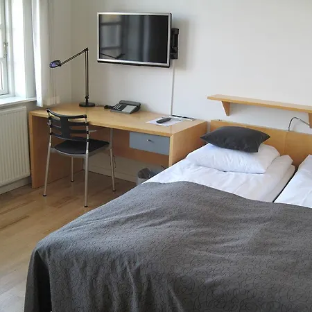 Sixtus Sinatur & Konference 4*