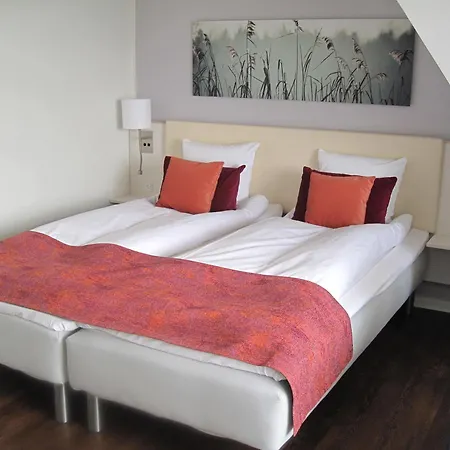 Hotel Sixtus Sinatur & Konference 4*