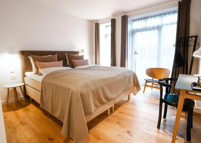 Sixtus Sinatur & Konference Hotel 4*