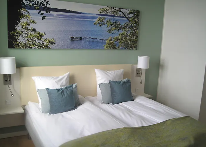 Sixtus Sinatur & Konference Hotel