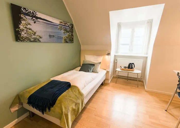 Sixtus Sinatur & Konference 4*